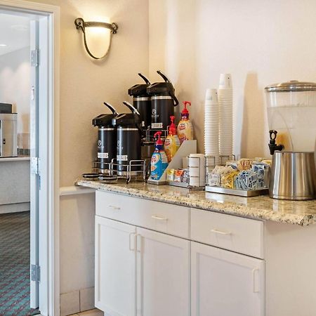 La Quinta Inn And Suites Fort Myers I-75 Экстерьер фото