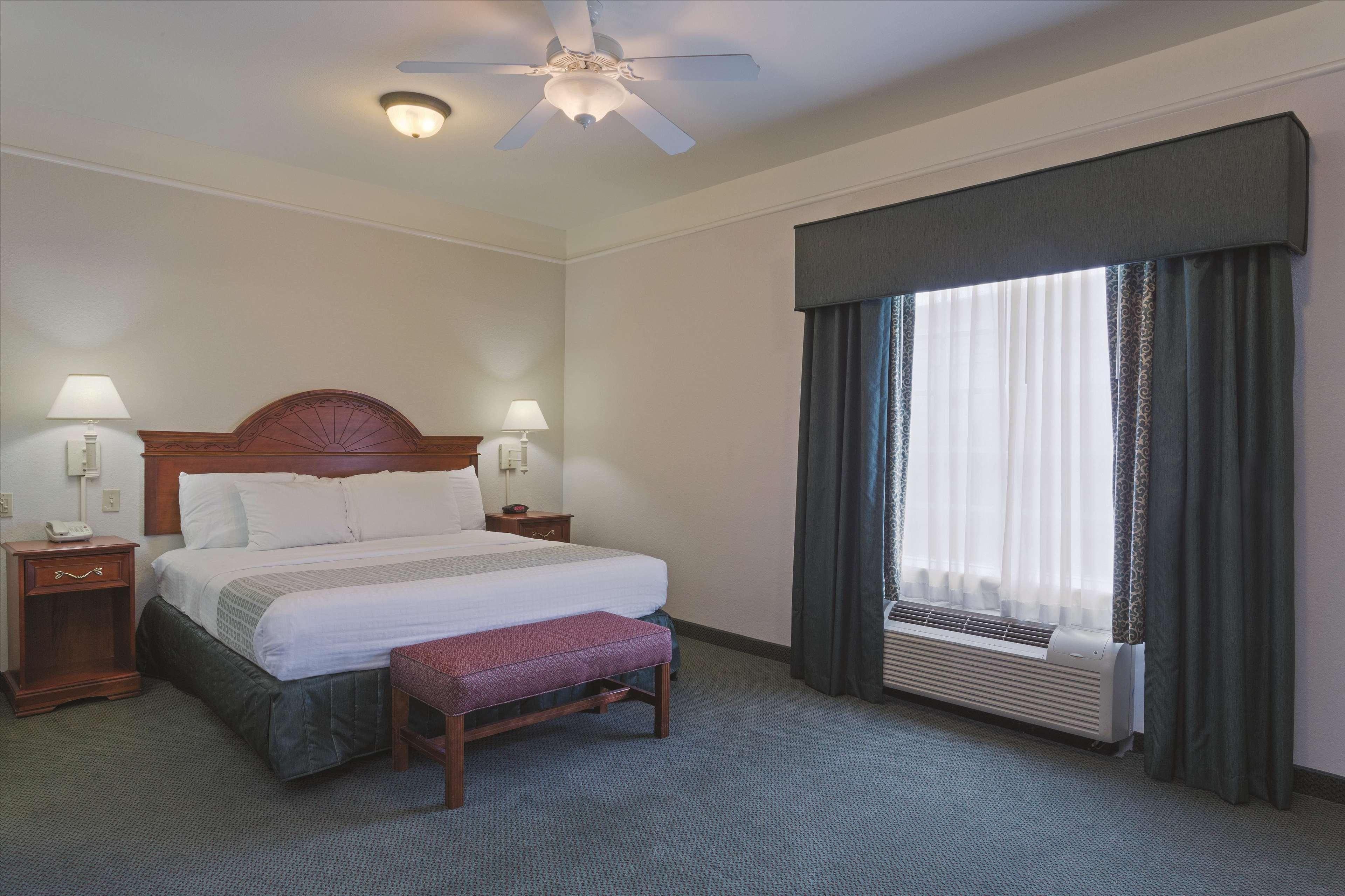 La Quinta Inn And Suites Fort Myers I-75 Экстерьер фото
