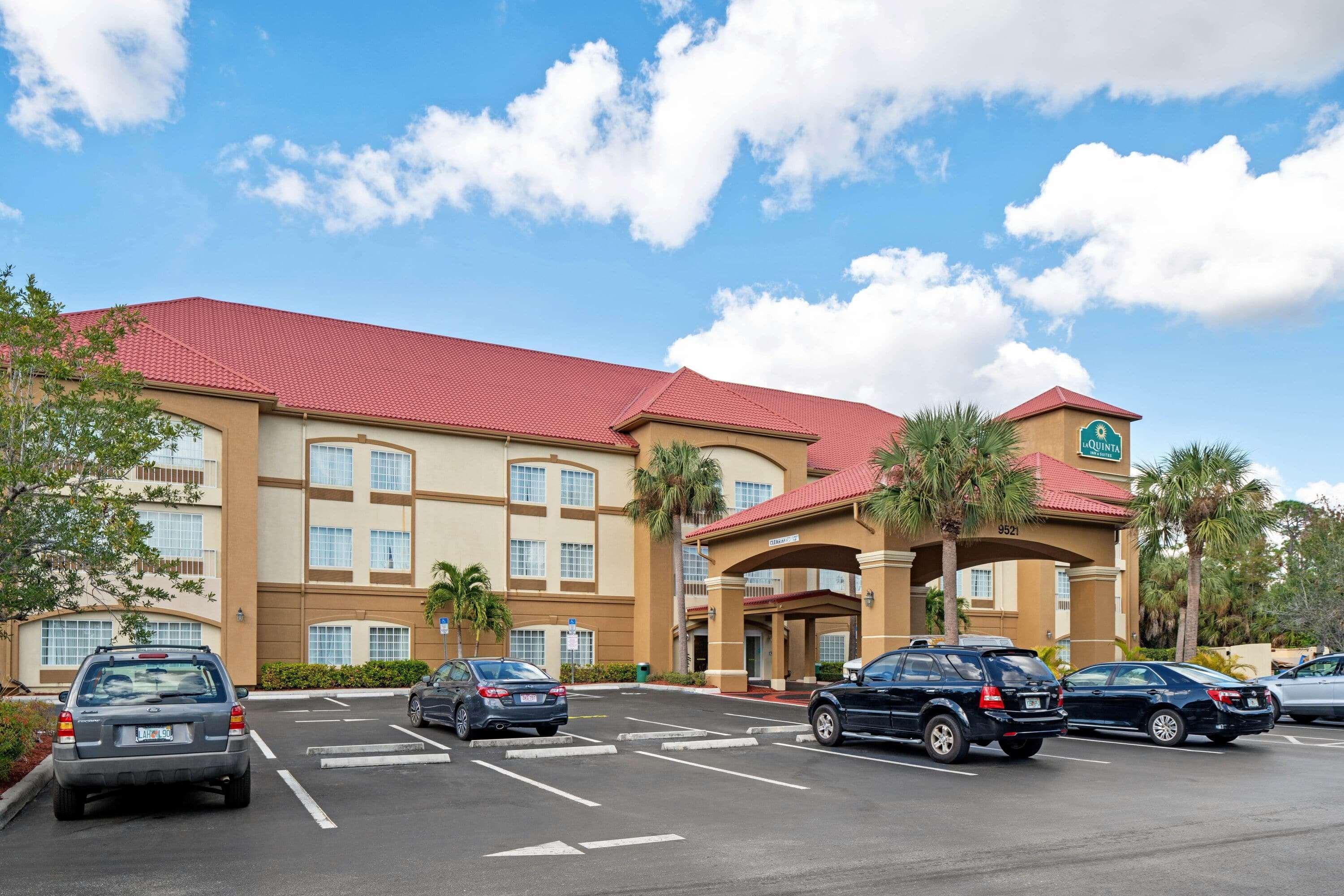 La Quinta Inn And Suites Fort Myers I-75 Экстерьер фото