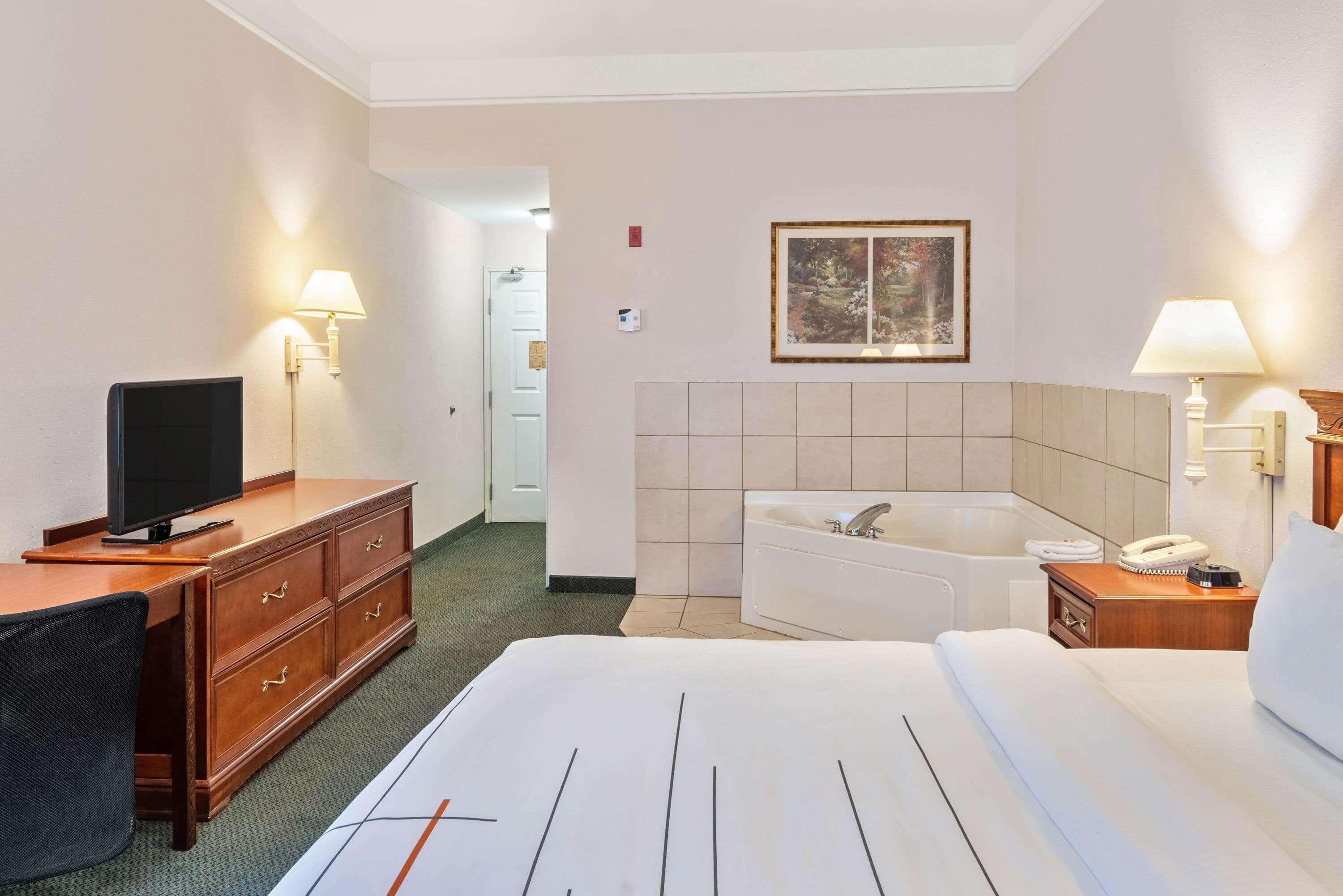 La Quinta Inn And Suites Fort Myers I-75 Экстерьер фото