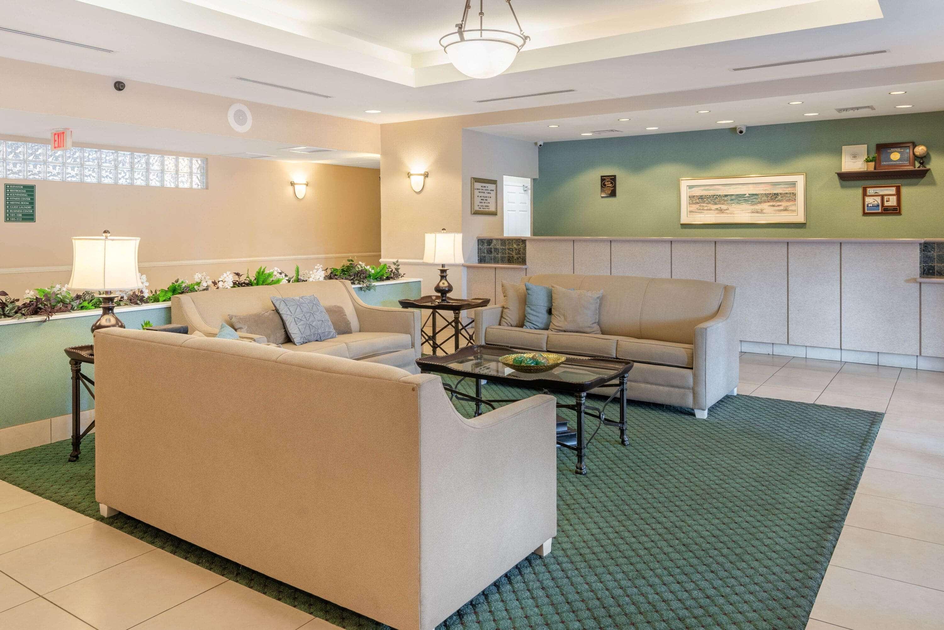 La Quinta Inn And Suites Fort Myers I-75 Экстерьер фото