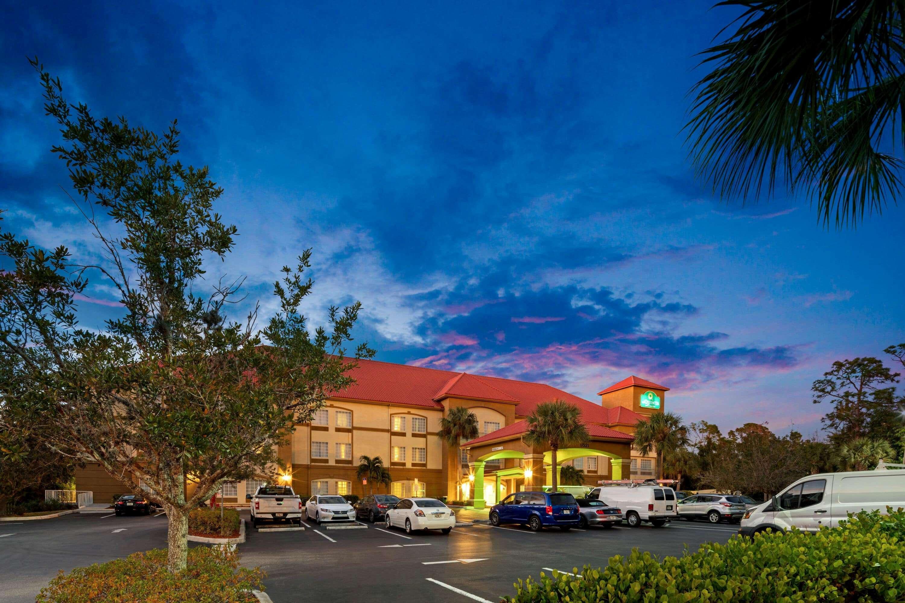 La Quinta Inn And Suites Fort Myers I-75 Экстерьер фото