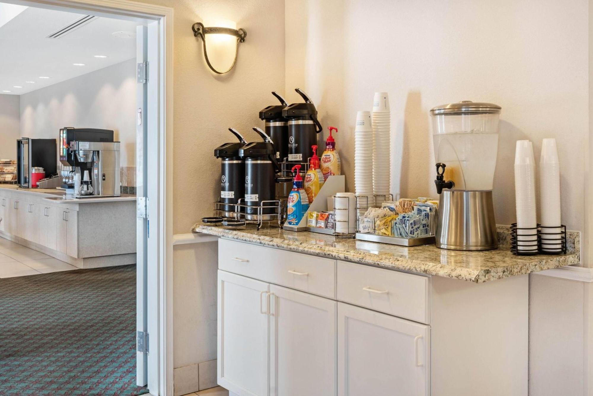 La Quinta Inn And Suites Fort Myers I-75 Экстерьер фото