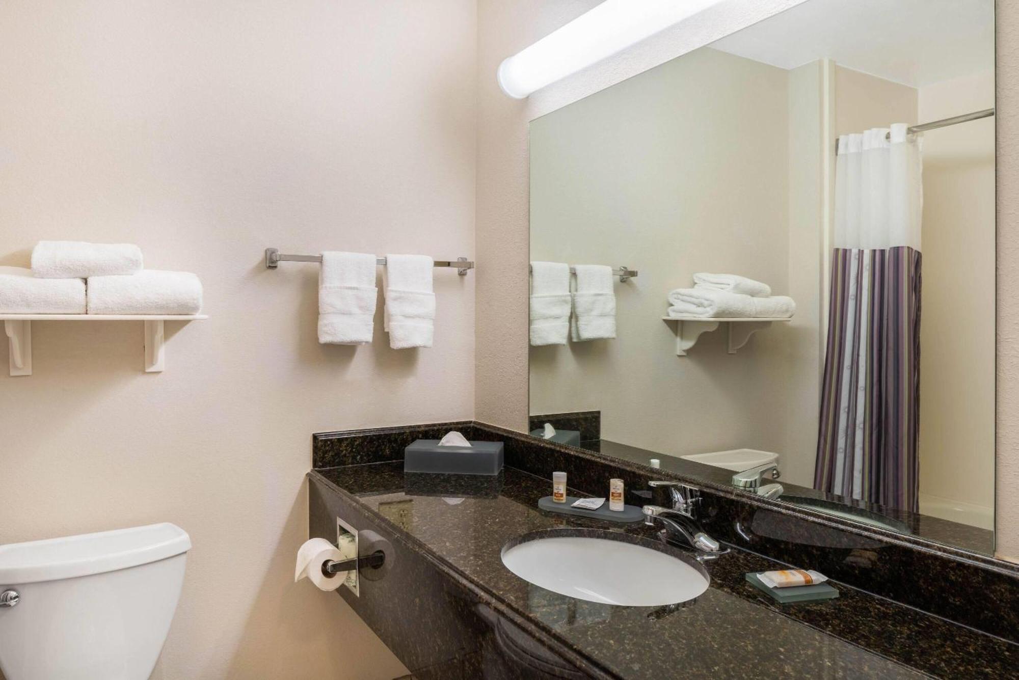La Quinta Inn And Suites Fort Myers I-75 Экстерьер фото