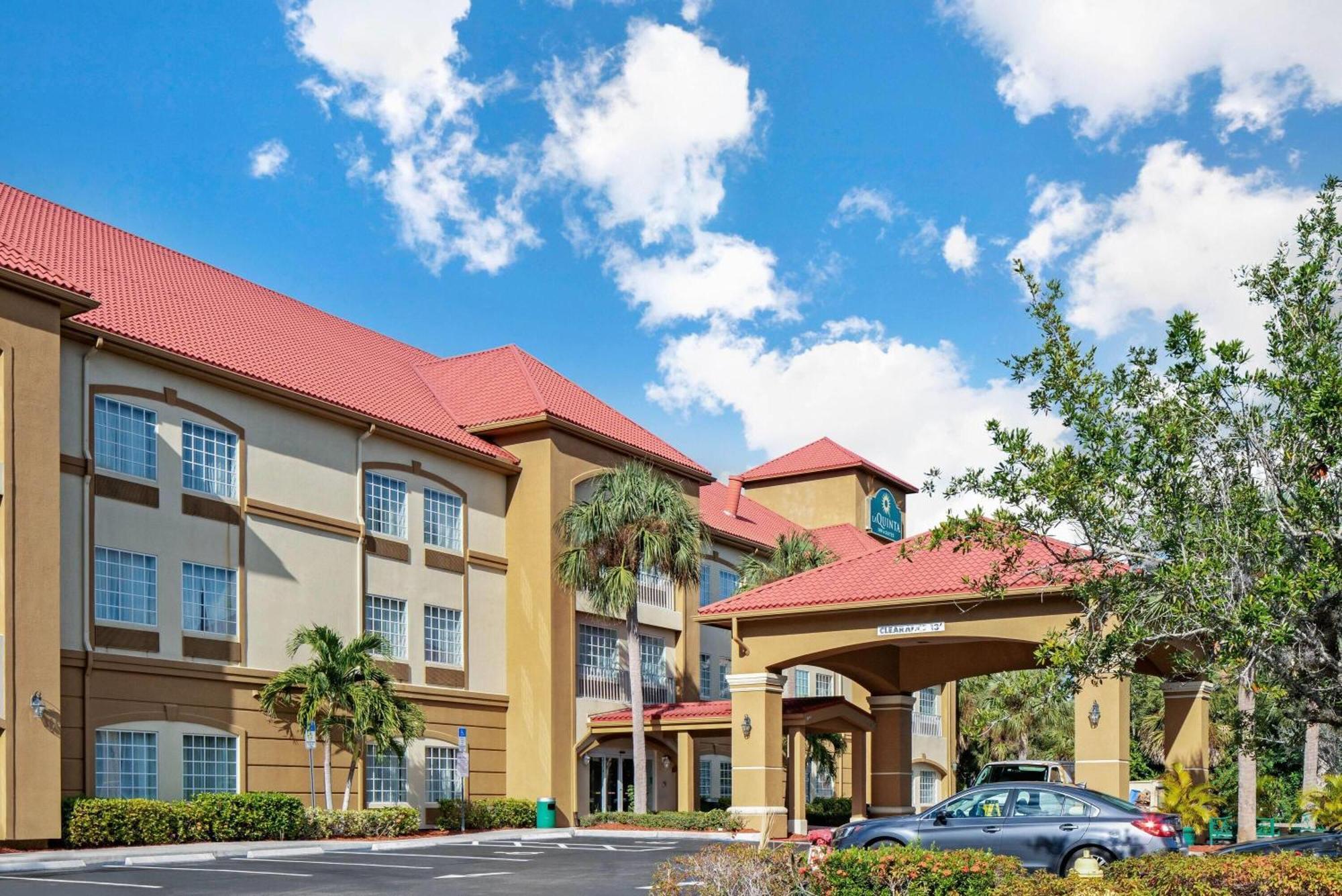 La Quinta Inn And Suites Fort Myers I-75 Экстерьер фото