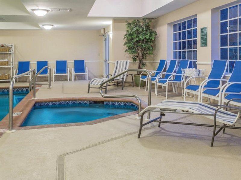 La Quinta Inn And Suites Fort Myers I-75 Экстерьер фото