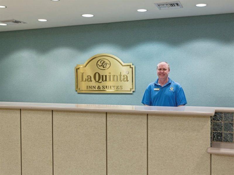 La Quinta Inn And Suites Fort Myers I-75 Экстерьер фото